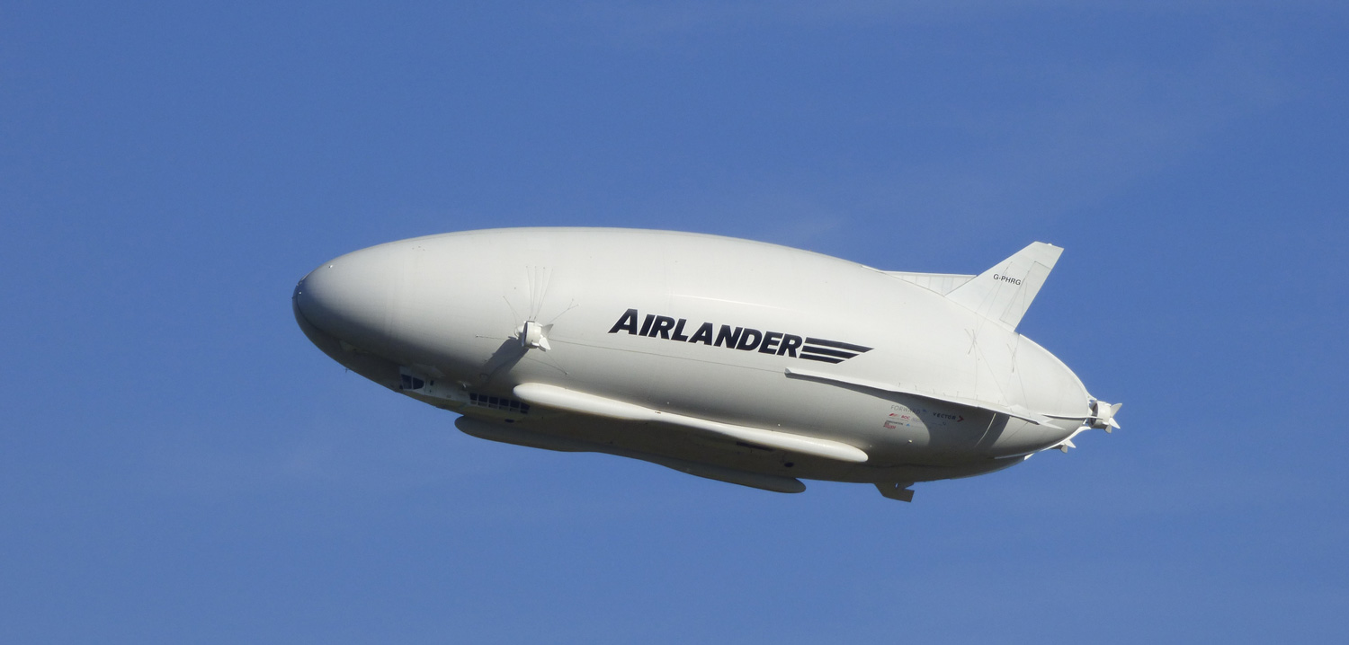 Дирижабль Airlander 10. Дирижабль Airlander 10 внутри. Дирижабль Airlander 10 кабина. Дирижабль Британия.