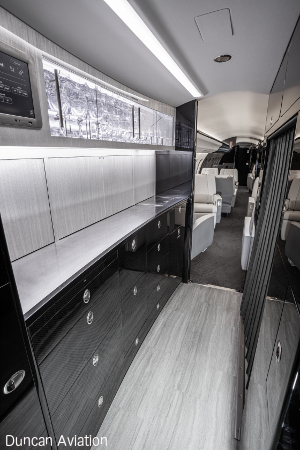 The interior features hydrographic carbon fibre finishes