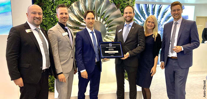 Representatives from Rolls-Royce and Aero-Dienst at the ASC certification handover on 24 May