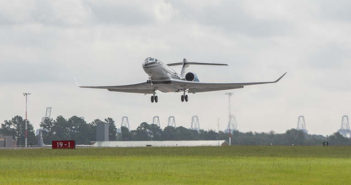 The G800 flight test aircraft in flight